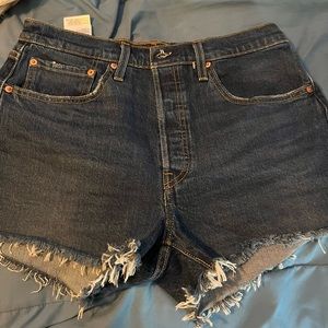 NWOT - never worn!!!Levis Denim short